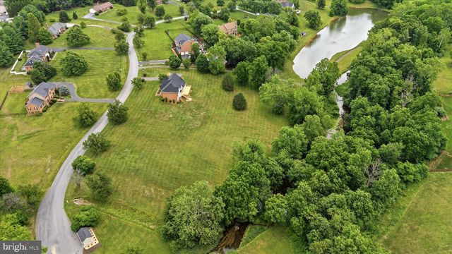 86 EASTLAND DR, Charles Town, WV 25414