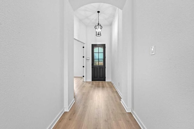 586 Biscayne Bay BND, Kyle, TX 78640