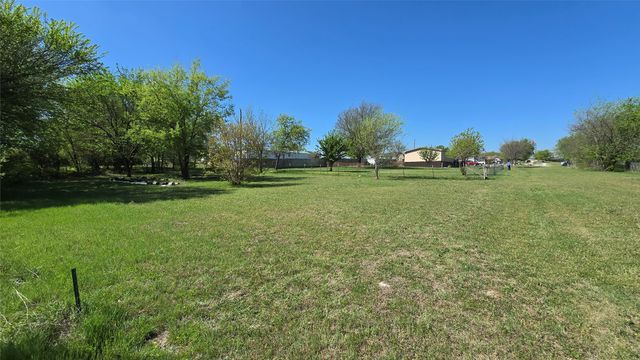 119 Enchanted Lakes Drive, Azle, TX 76020