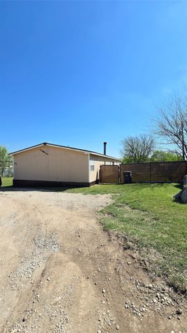 119 Enchanted Lakes Drive, Azle, TX 76020