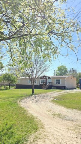 119 Enchanted Lakes Drive, Azle, TX 76020