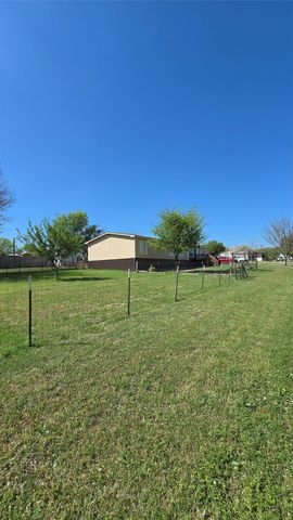 119 Enchanted Lakes Drive, Azle, TX 76020