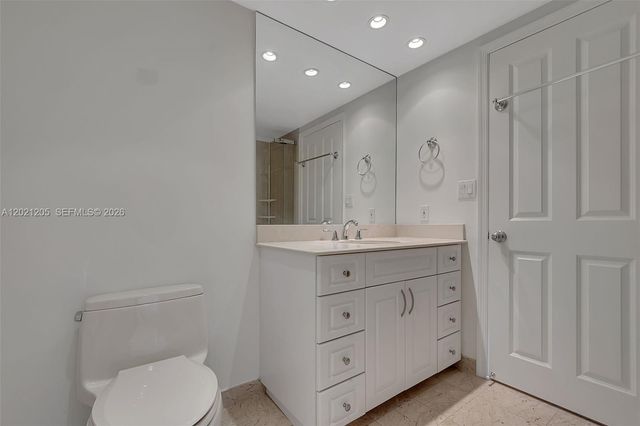 3 Grove Isle Dr C1606, Coconut Grove, FL 33133