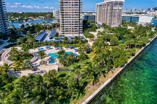 3 Grove Isle Dr C1606, Coconut Grove, FL 33133