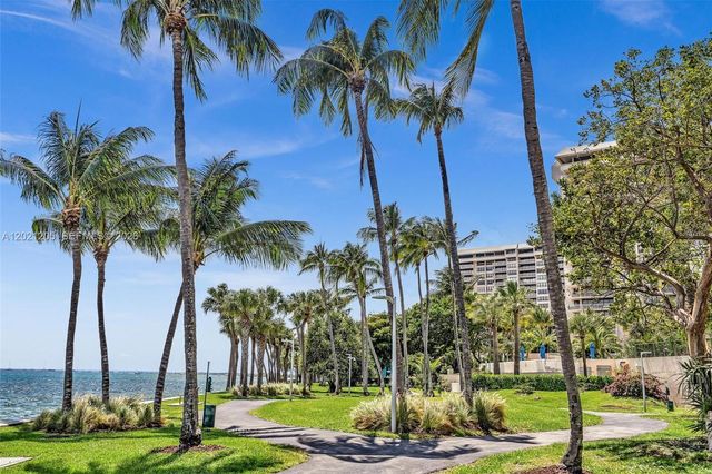 3 Grove Isle Dr C1606, Coconut Grove, FL 33133