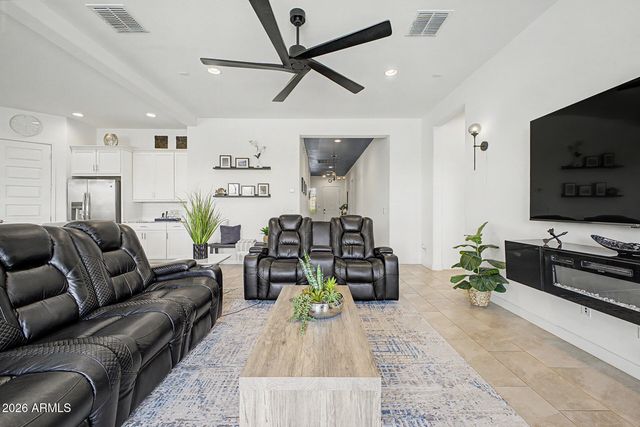 9337 W SELLS Drive, Phoenix, AZ 85037