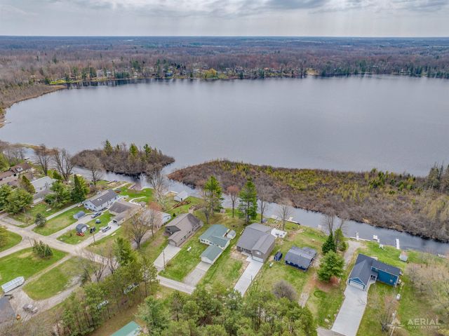 2896 E Lake Drive, Cumming Twp, MI 48635