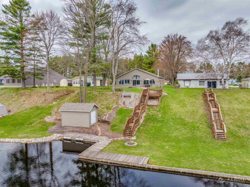 2896 E Lake Drive, Cumming Twp, MI 48635