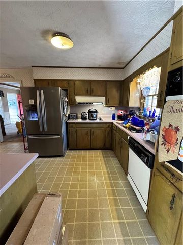 120 Kings Court, Lawrenceville, GA 30044