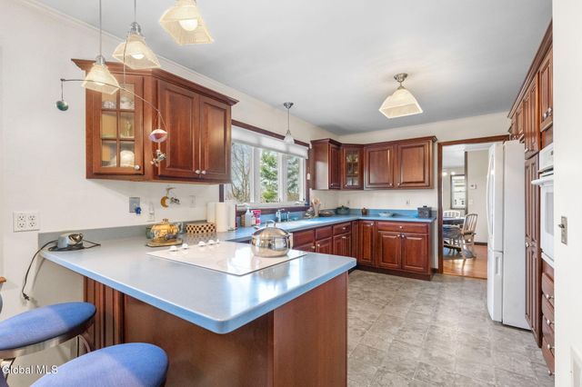 26 Crescent Terrace, North Greenbush, NY 12198