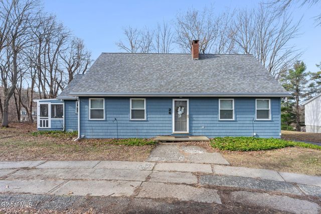 26 Crescent Terrace, North Greenbush, NY 12198