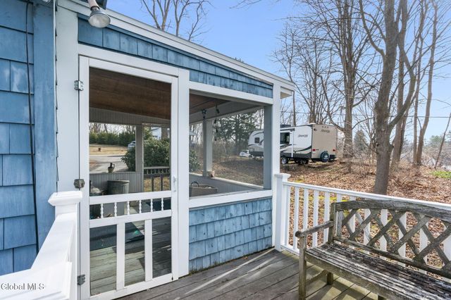 26 Crescent Terrace, North Greenbush, NY 12198