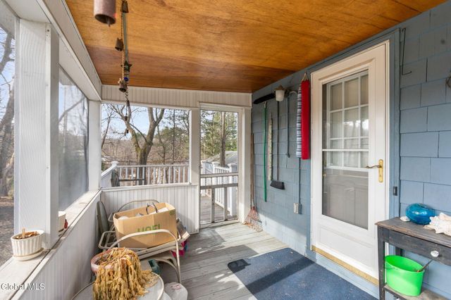 26 Crescent Terrace, North Greenbush, NY 12198