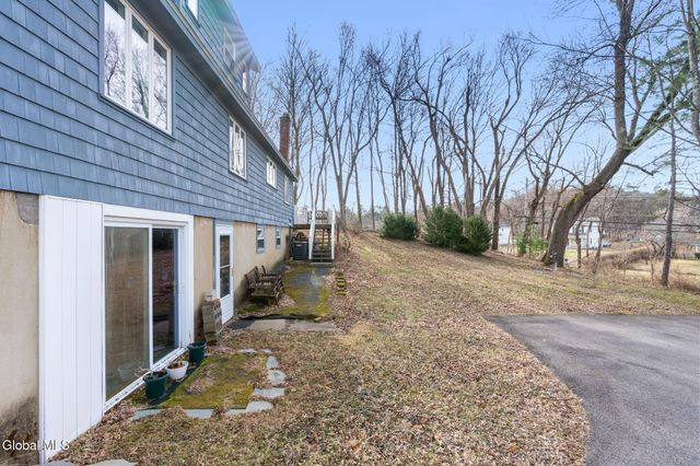 26 Crescent Terrace, North Greenbush, NY 12198