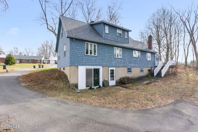 26 Crescent Terrace, North Greenbush, NY 12198