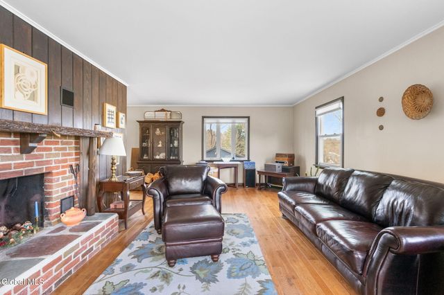 26 Crescent Terrace, North Greenbush, NY 12198