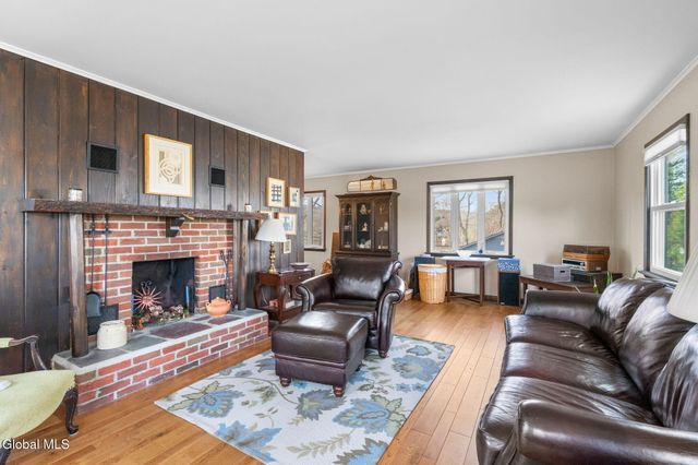 26 Crescent Terrace, North Greenbush, NY 12198