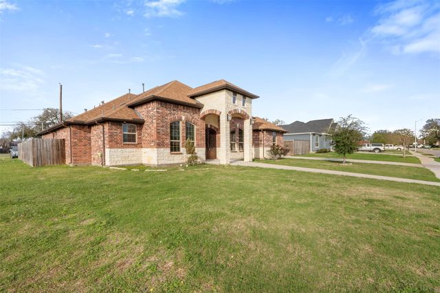 225 Kalmer Street, Pasadena, TX 77502