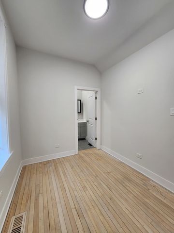 2345 W 23rd Place 1, Chicago, IL 60608