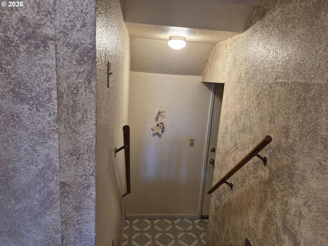 110 Se CERRITO Ct, Myrtle Creek, OR 97457