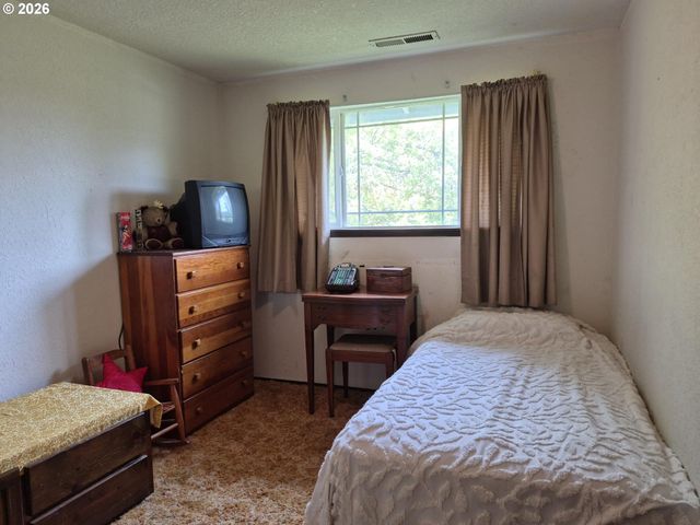 110 Se CERRITO Ct, Myrtle Creek, OR 97457