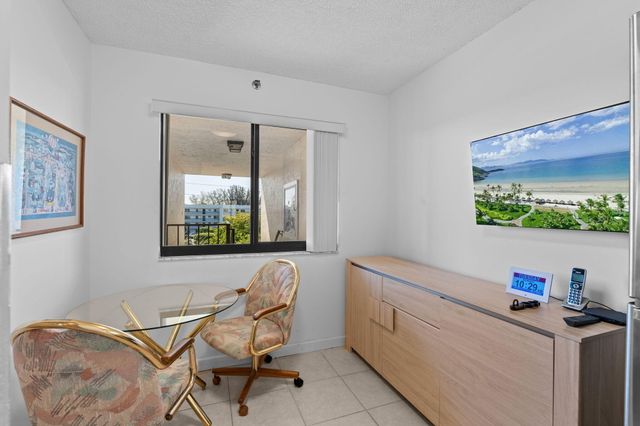 3138 Via Poinciana 410, Lake Worth, FL 33467
