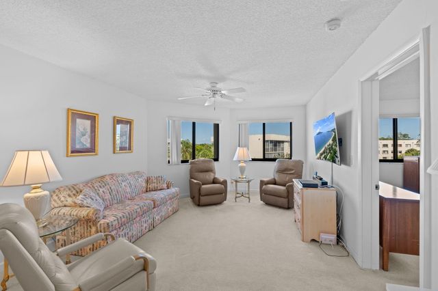 3138 Via Poinciana 410, Lake Worth, FL 33467