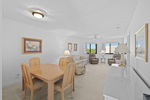 3138 Via Poinciana 410, Lake Worth, FL 33467