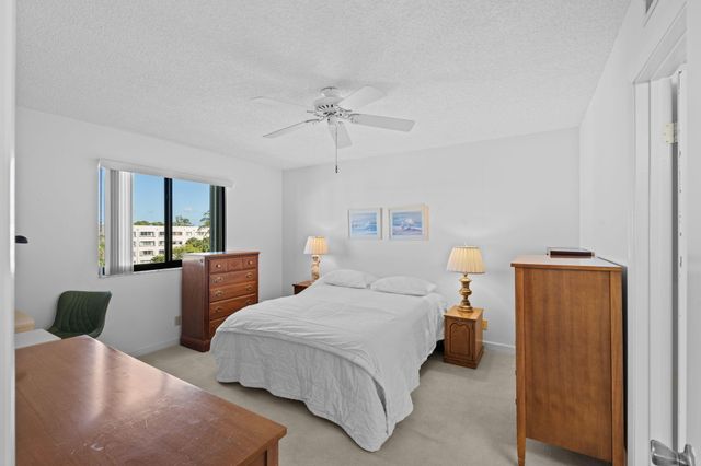3138 Via Poinciana 410, Lake Worth, FL 33467