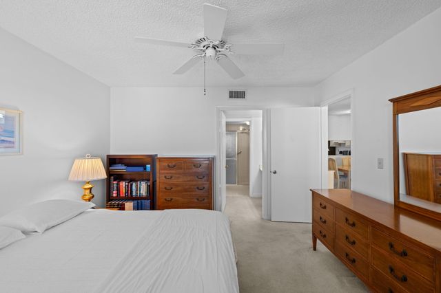 3138 Via Poinciana 410, Lake Worth, FL 33467