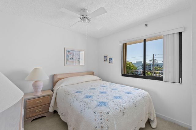3138 Via Poinciana 410, Lake Worth, FL 33467