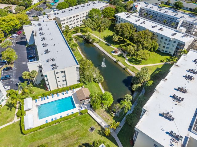 3138 Via Poinciana 410, Lake Worth, FL 33467