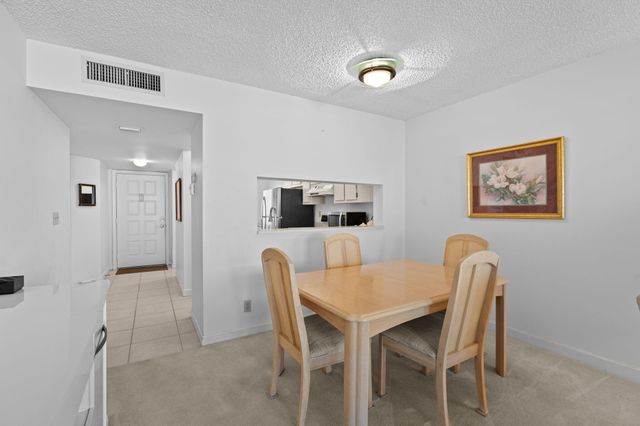 3138 Via Poinciana 410, Lake Worth, FL 33467