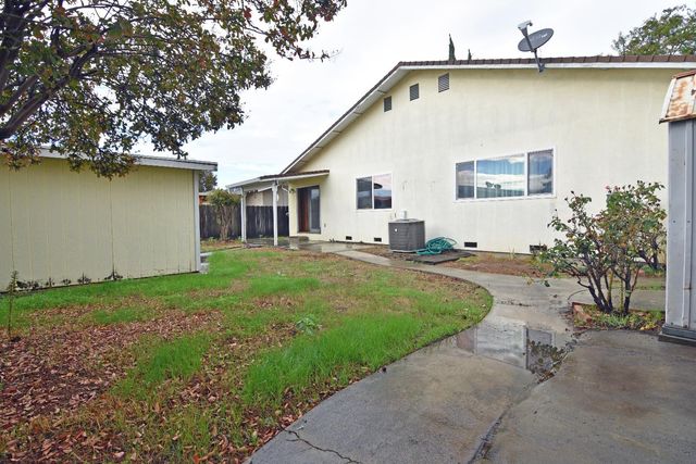 1760 Blevins Ct, Turlock, CA 95380