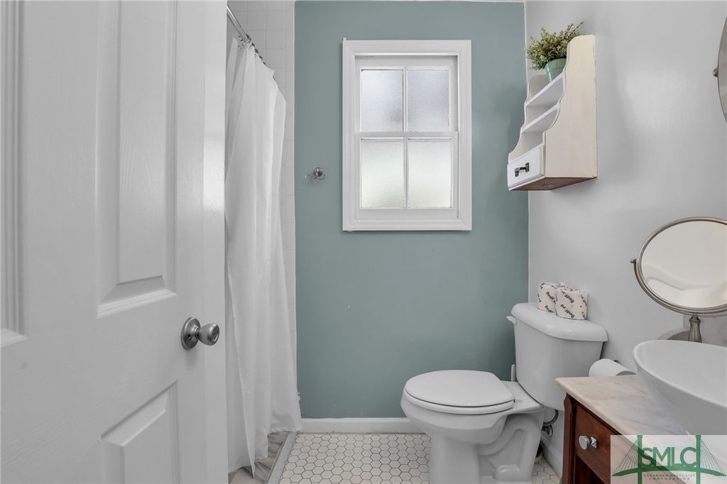 Image 23 of property listing at 619 E Broad Street, Savannah, GA 31401