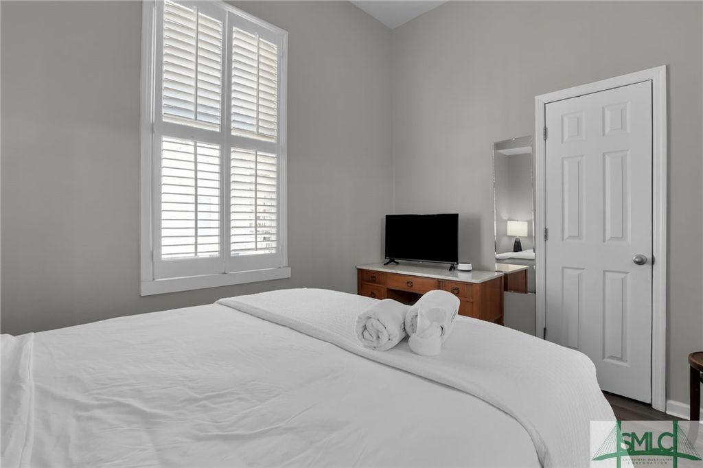 Image 27 of property listing at 619 E Broad Street, Savannah, GA 31401