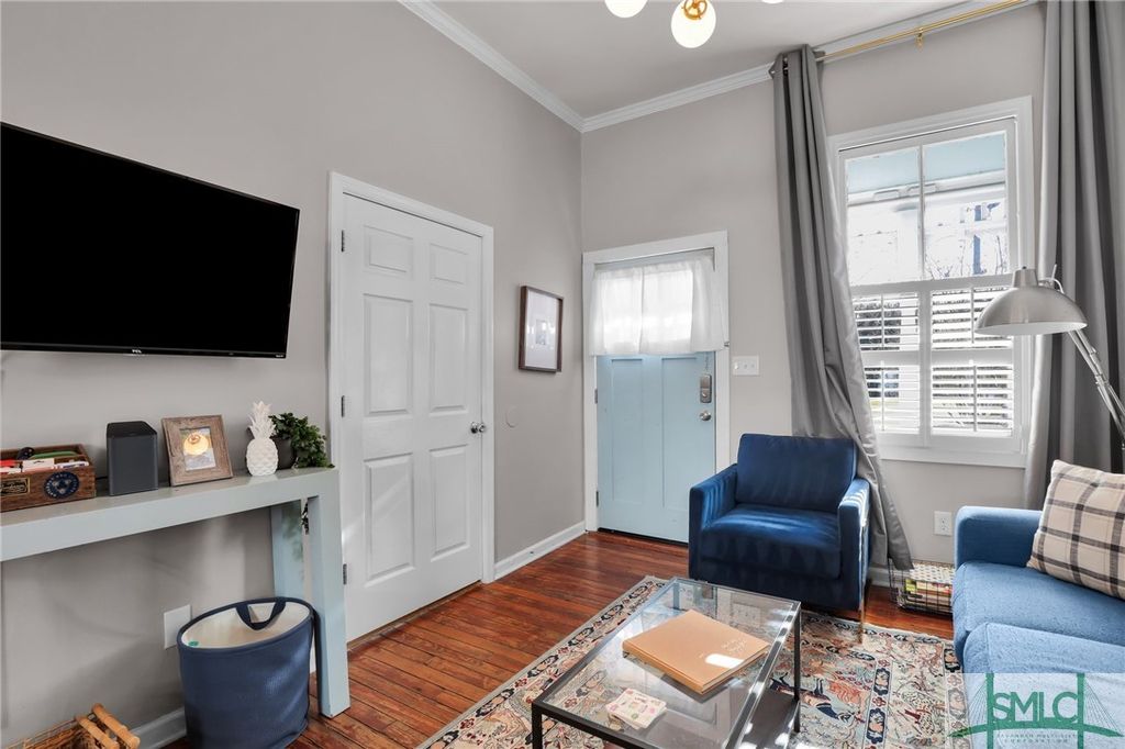 Image 9 of property listing at 619 E Broad Street, Savannah, GA 31401