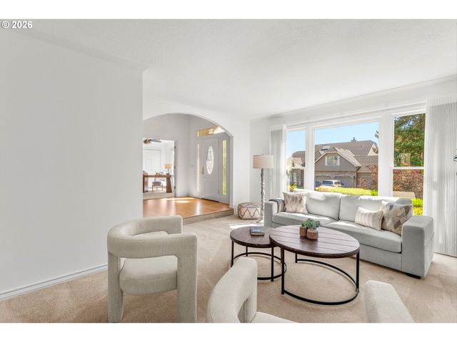 19757 BELLEVUE Way, West Linn, OR 97068