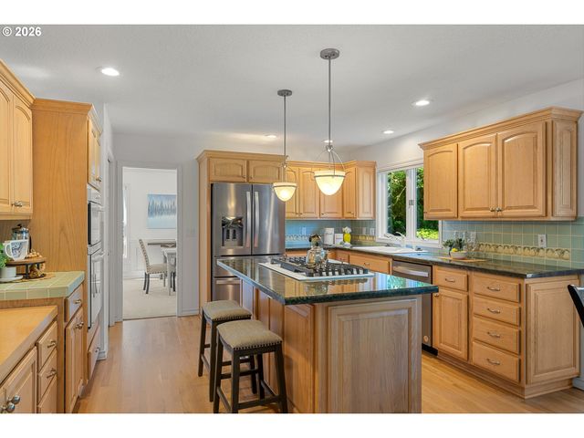 19757 BELLEVUE Way, West Linn, OR 97068