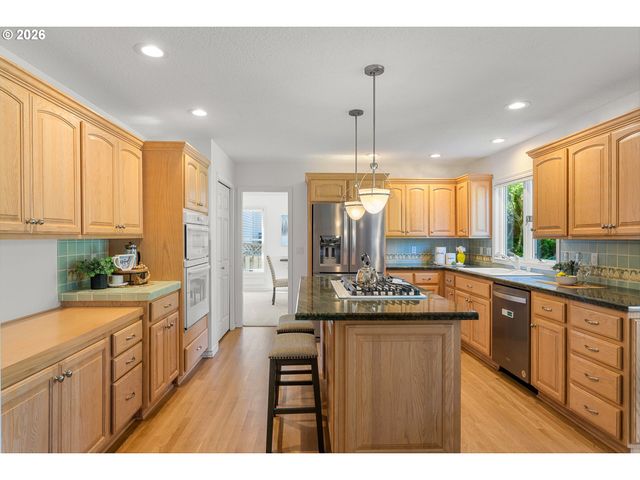 19757 BELLEVUE Way, West Linn, OR 97068