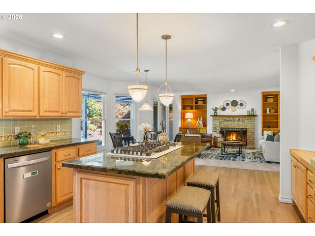 19757 BELLEVUE Way, West Linn, OR 97068