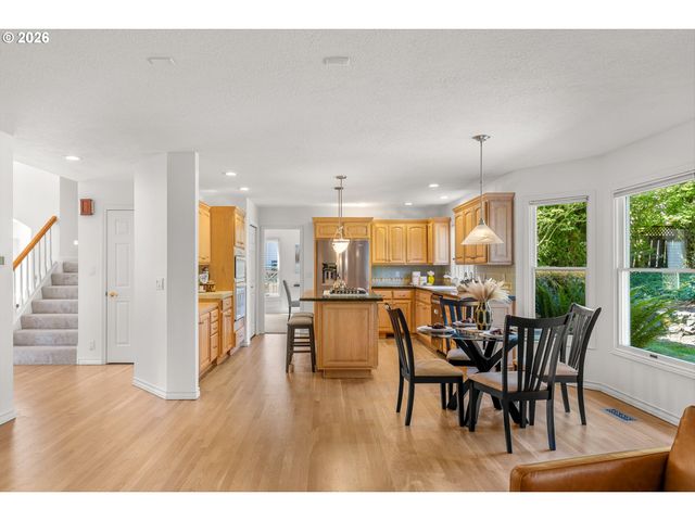 19757 BELLEVUE Way, West Linn, OR 97068