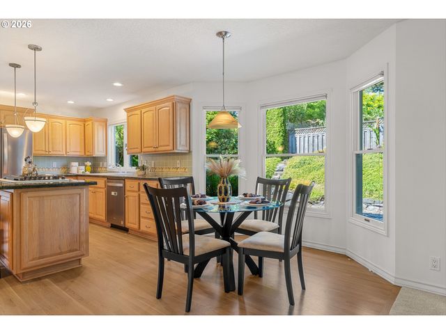 19757 BELLEVUE Way, West Linn, OR 97068
