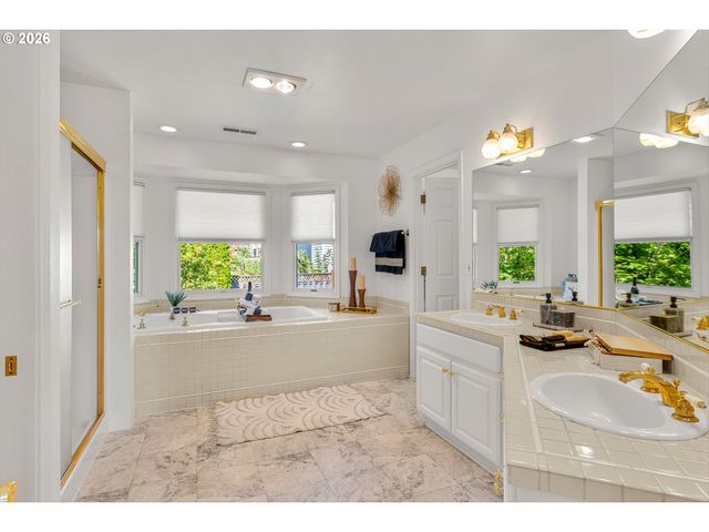 19757 BELLEVUE Way, West Linn, OR 97068