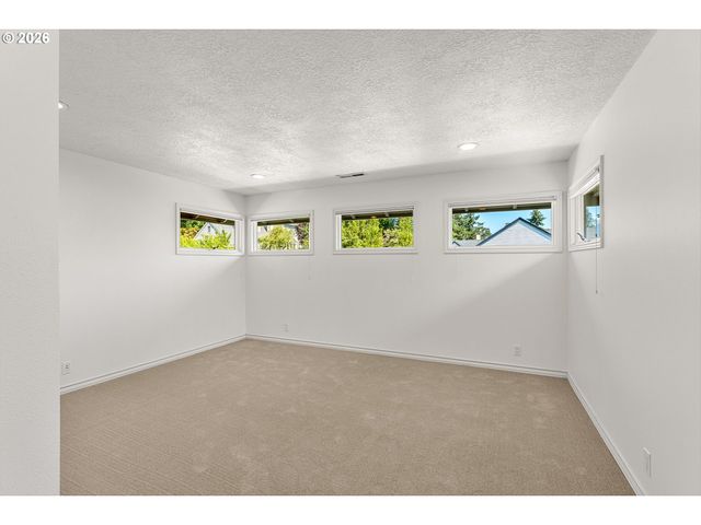 19757 BELLEVUE Way, West Linn, OR 97068