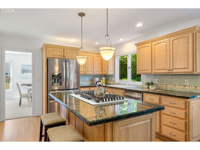 19757 BELLEVUE Way, West Linn, OR 97068