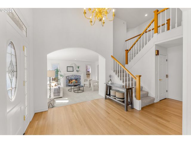 19757 BELLEVUE Way, West Linn, OR 97068