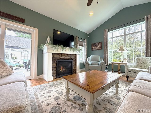 5683 Ferncrest Drive B, Clarence, NY 14032