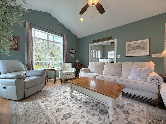 5683 Ferncrest Drive B, Clarence, NY 14032