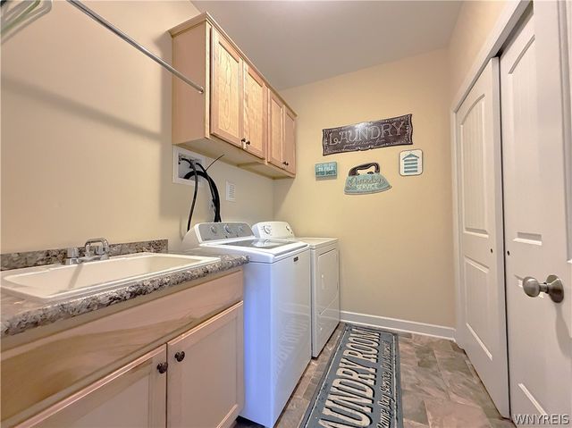 5683 Ferncrest Drive B, Clarence, NY 14032